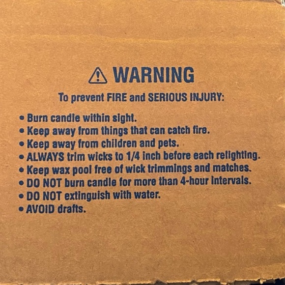 Bath & Body Works Cranberry & Eucalyptus 3 Wick Candle - Picture 10 of 12